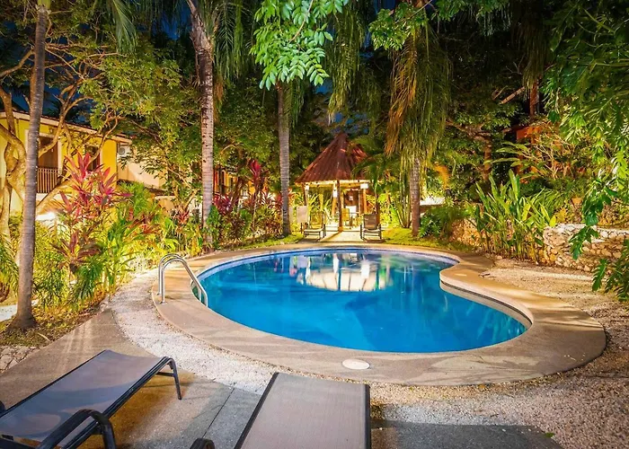 2br 2bath Private Pool Surfers Paradise 7min Walk - Ferienhaus Tamarindo
