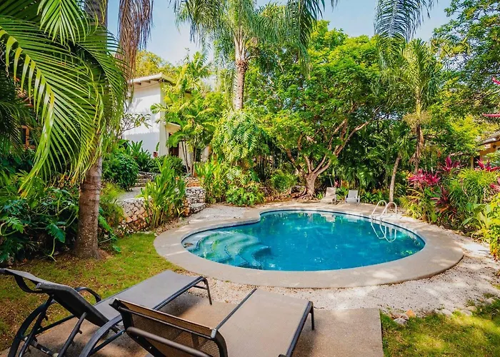 Vakantiehuis 2br 2bath Private Pool Surfers Paradise 7min Walk -