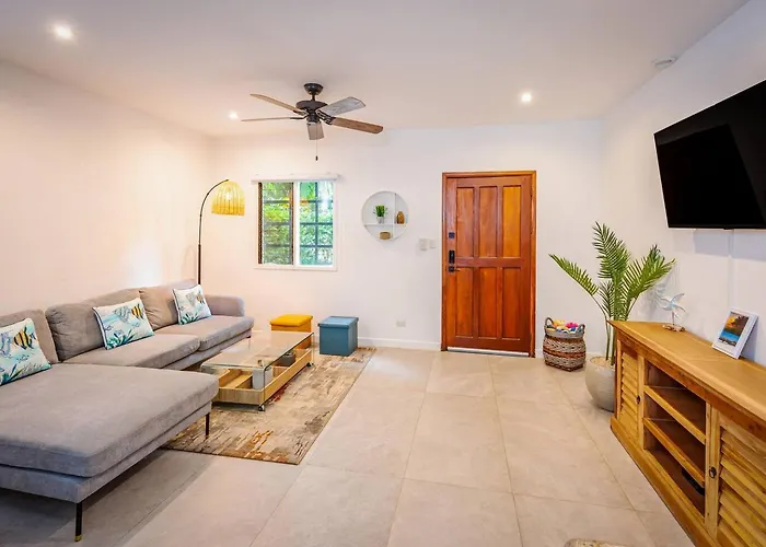 2br 2bath Private Pool Surfers Paradise 7min Walk - Ferienhaus Tamarindo