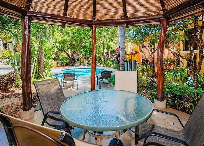 Vakantiehuis 2br 2bath Private Pool Surfers Paradise 7min Walk - Tamarindo